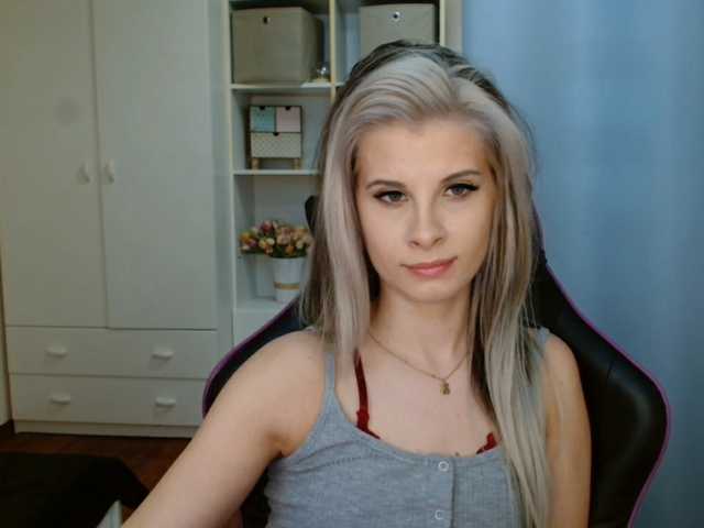 KristineNatural's BongaCams show and profile