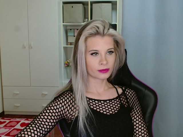 KristineNatural's BongaCams show and profile