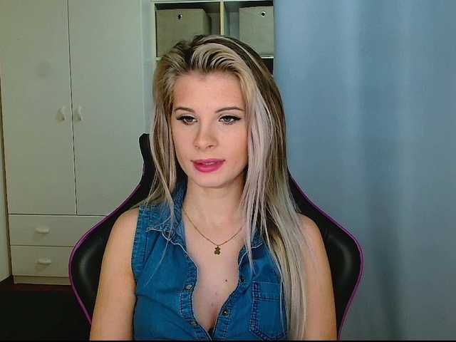 KristineNatural's BongaCams show and profile