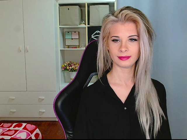 KristineNatural's BongaCams show and profile