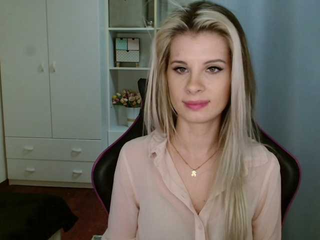 KristineNatural's BongaCams show and profile