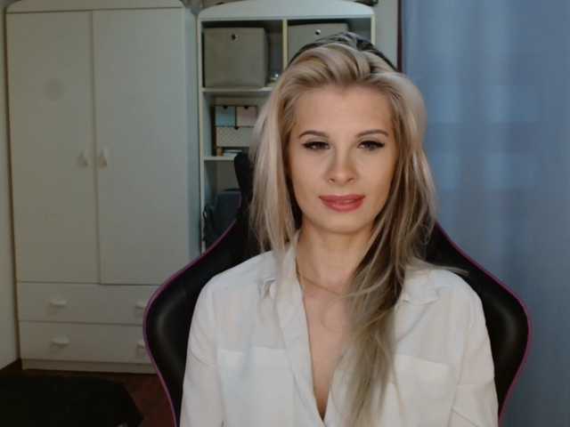 KristineNatural's BongaCams show and profile