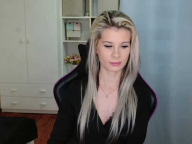 KristineNatural's BongaCams show and profile