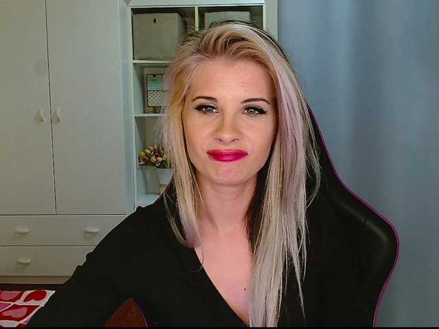 KristineNatural's BongaCams show and profile