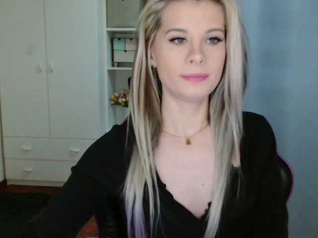 KristineNatural's BongaCams show and profile