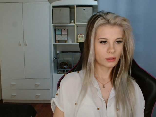 KristineNatural's BongaCams show and profile