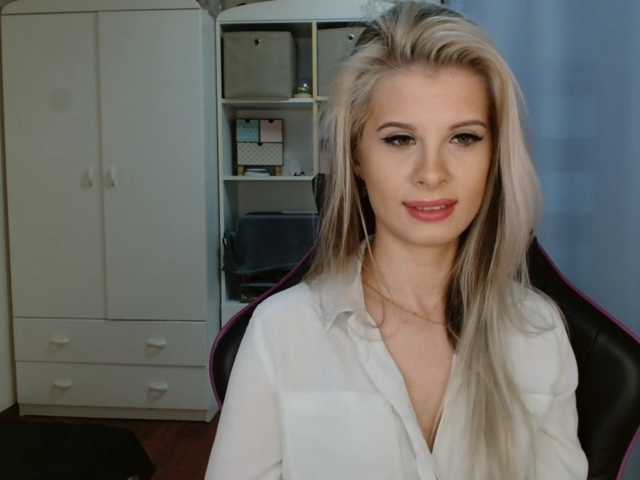 KristineNatural's BongaCams show and profile