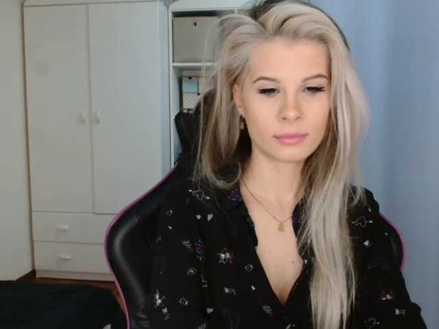 KristineNatural's BongaCams show and profile