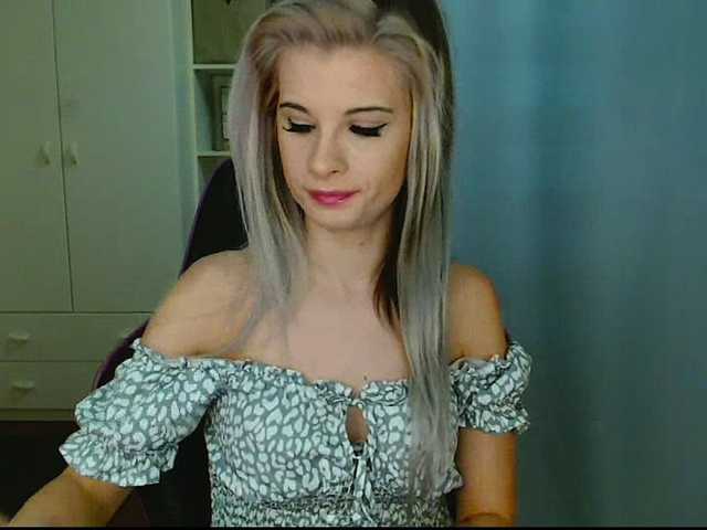 KristineNatural's BongaCams show and profile