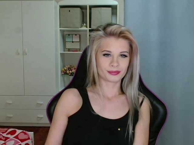 KristineNatural's BongaCams show and profile