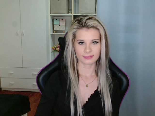 KristineNatural's BongaCams show and profile