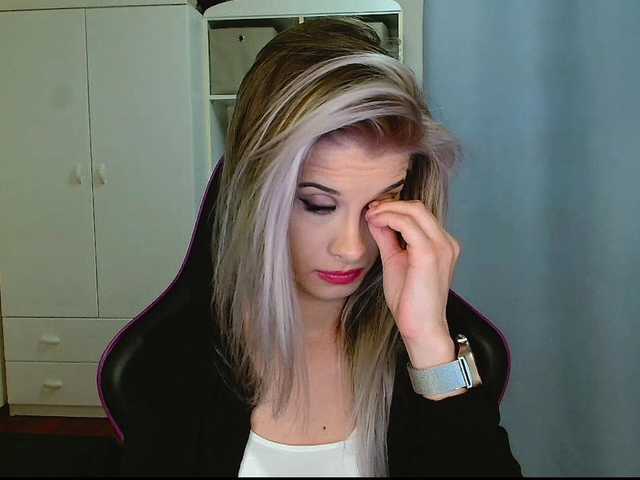 KristineNatural's BongaCams show and profile