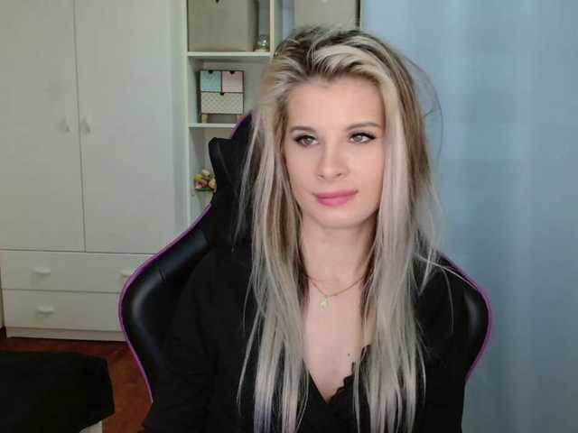 KristineNatural's BongaCams show and profile