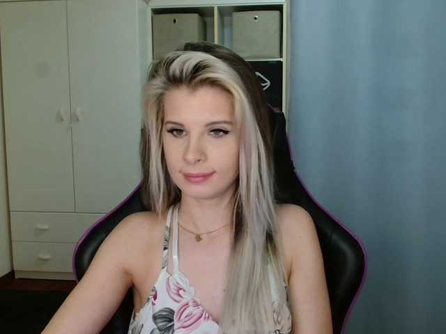 KristineNatural's BongaCams show and profile