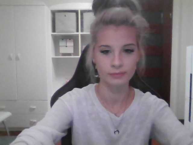 Sex chat gratuit in direct cu KristineNatural pe BongaCams