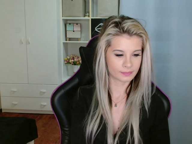 KristineNatural's BongaCams show and profile