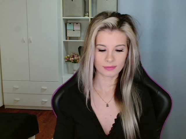 KristineNatural's BongaCams show and profile