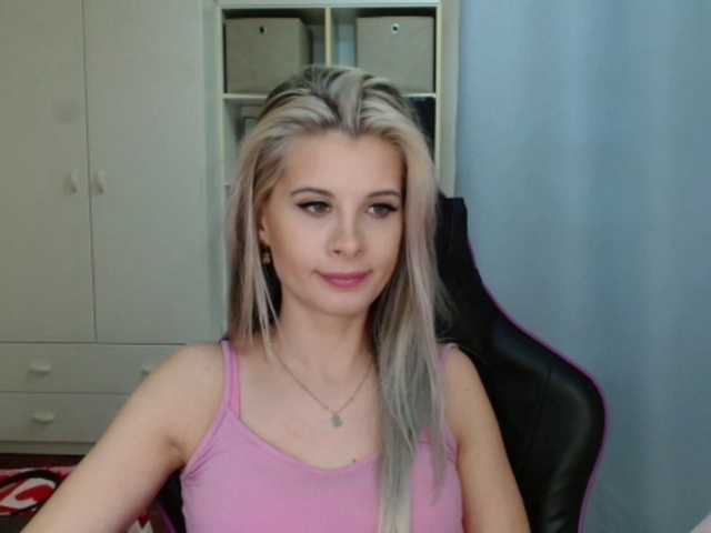 KristineNatural's BongaCams show and profile