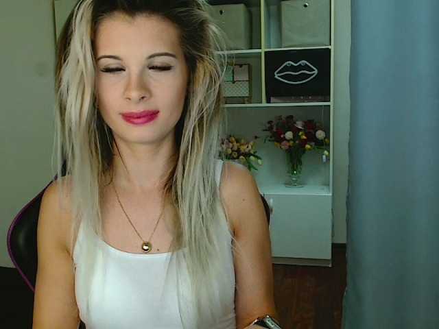 KristineNatural's BongaCams show and profile