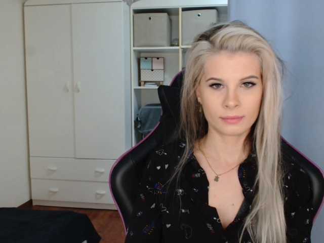 KristineNatural's BongaCams show and profile