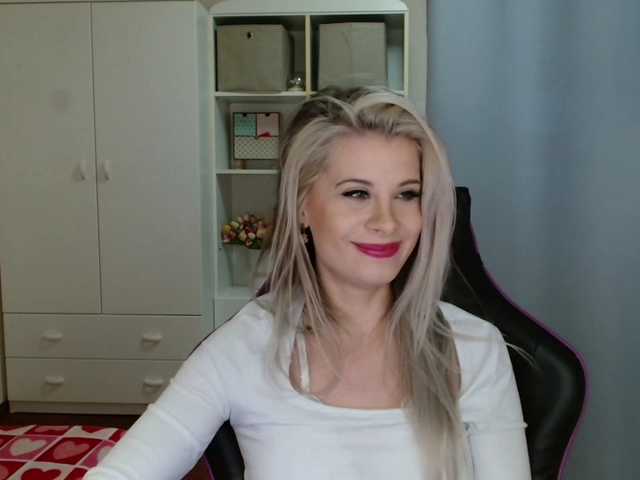 KristineNatural's BongaCams show and profile