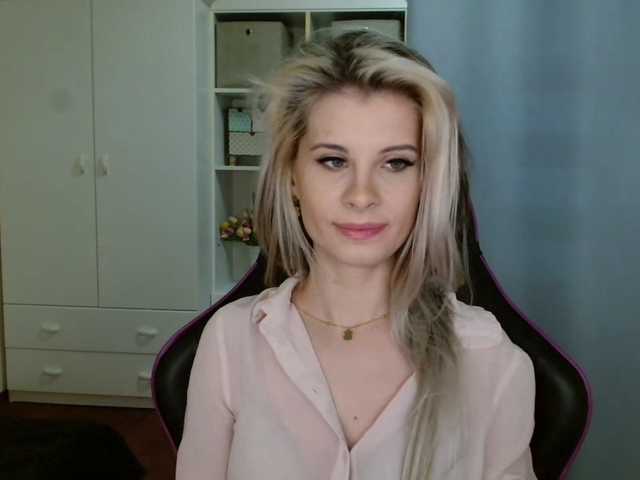KristineNatural's BongaCams show and profile