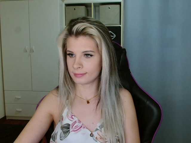 KristineNatural's BongaCams show and profile