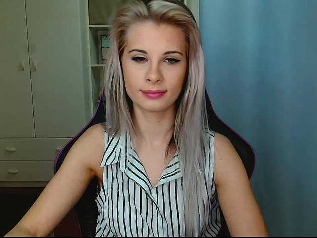 KristineNatural's BongaCams show and profile