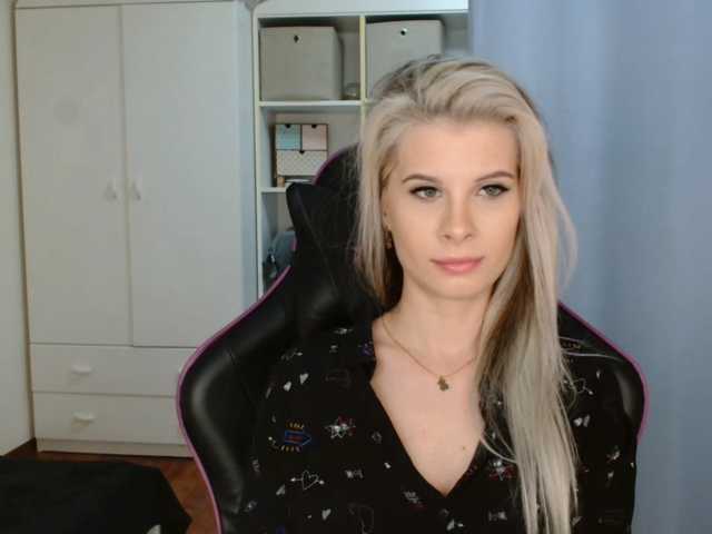 KristineNatural's BongaCams show and profile