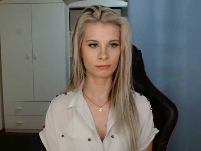 KristineNatural's BongaCams show and profile