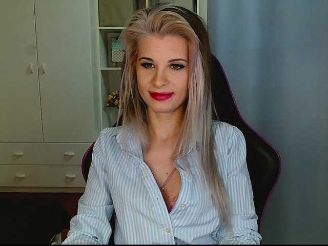 KristineNatural's BongaCams show and profile