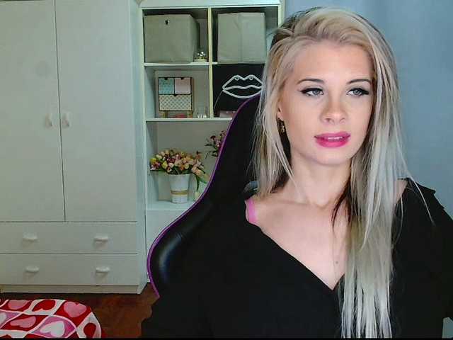 KristineNatural's BongaCams show and profile