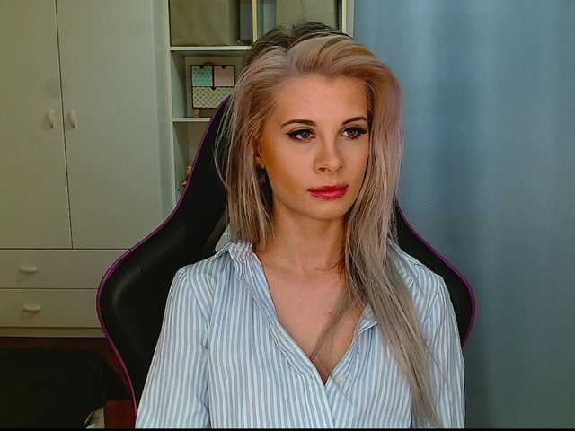 KristineNatural's BongaCams show and profile