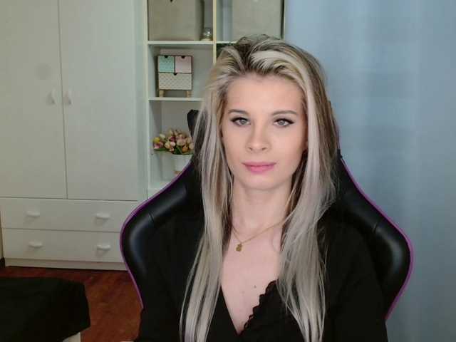 KristineNatural's BongaCams show and profile