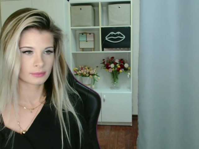 KristineNatural's BongaCams show and profile