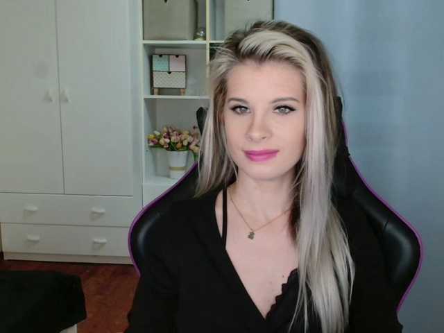 KristineNatural's BongaCams show and profile