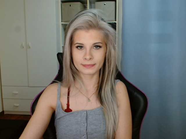 KristineNatural's BongaCams show and profile