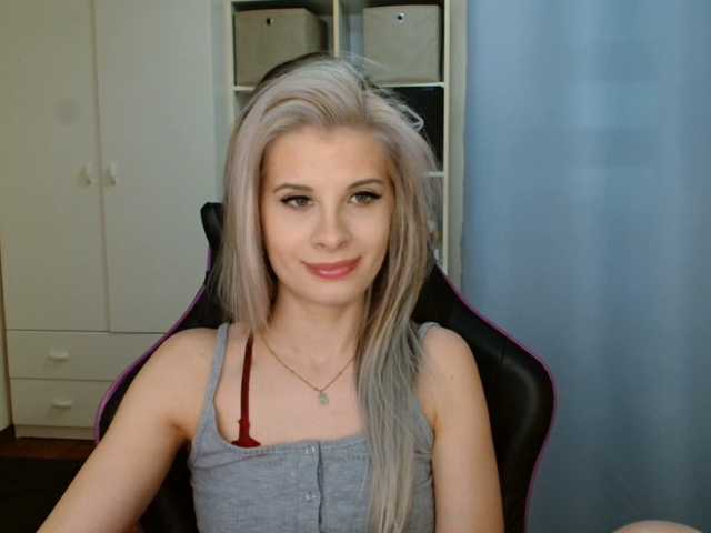 KristineNatural's BongaCams show and profile