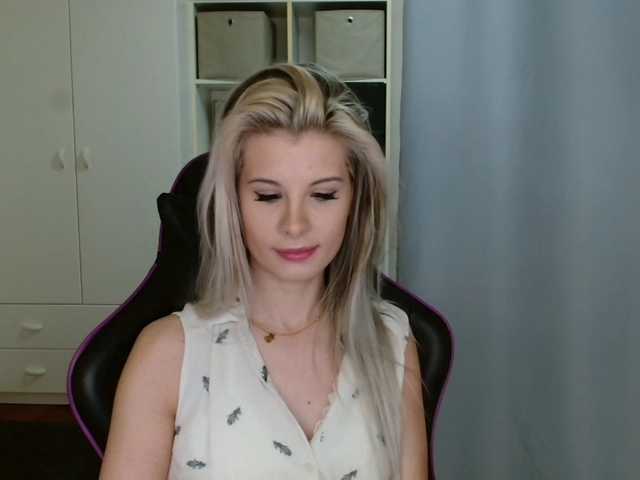 KristineNatural's BongaCams show and profile