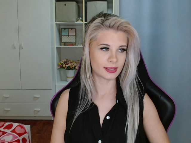 KristineNatural's BongaCams show and profile