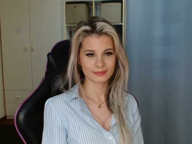 KristineNatural's BongaCams show and profile