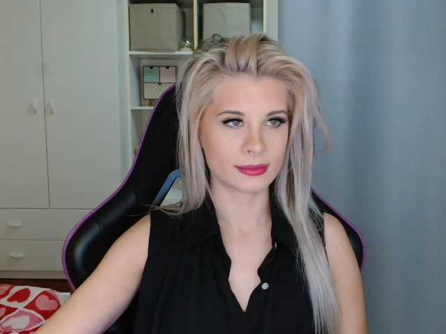 KristineNatural's BongaCams show and profile