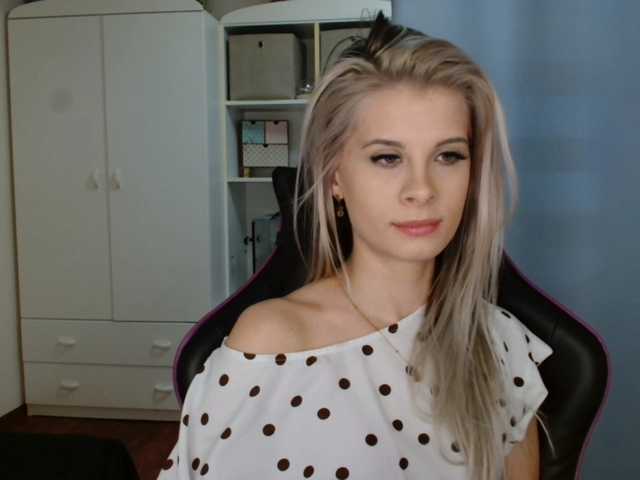 KristineNatural's BongaCams show and profile