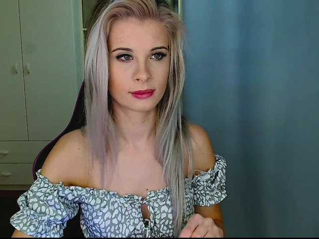 KristineNatural's BongaCams show and profile