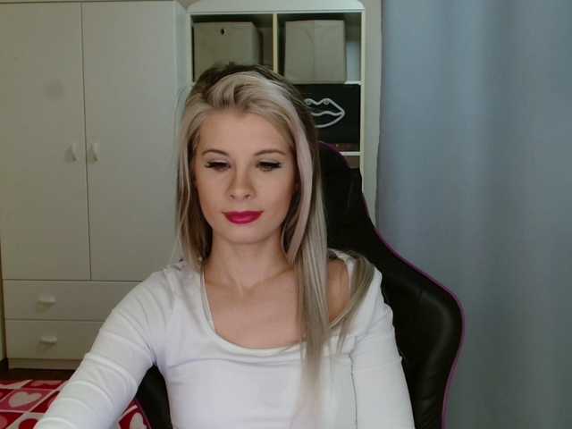 KristineNatural's BongaCams show and profile