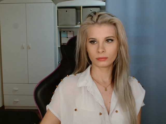 KristineNatural's BongaCams show and profile
