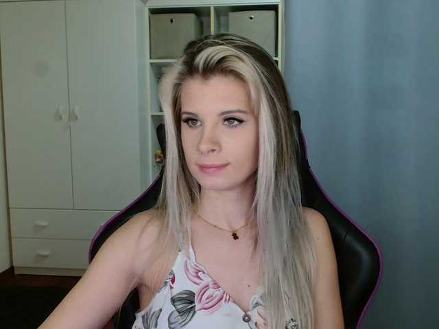 KristineNatural's BongaCams show and profile