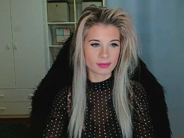 KristineNatural webcam bongacams model stream image