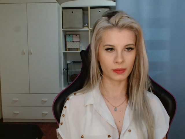 KristineNatural's BongaCams show and profile