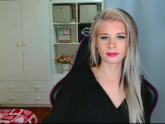 KristineNatural's BongaCams show and profile